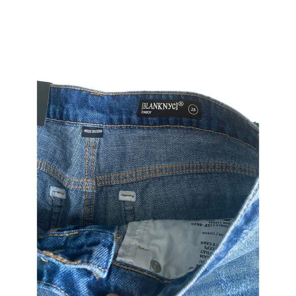 NWT Blank NYC Cutoff Washed Distress Cowgirl Style Mid Rise Short Size 28 - Picture 5 of 6